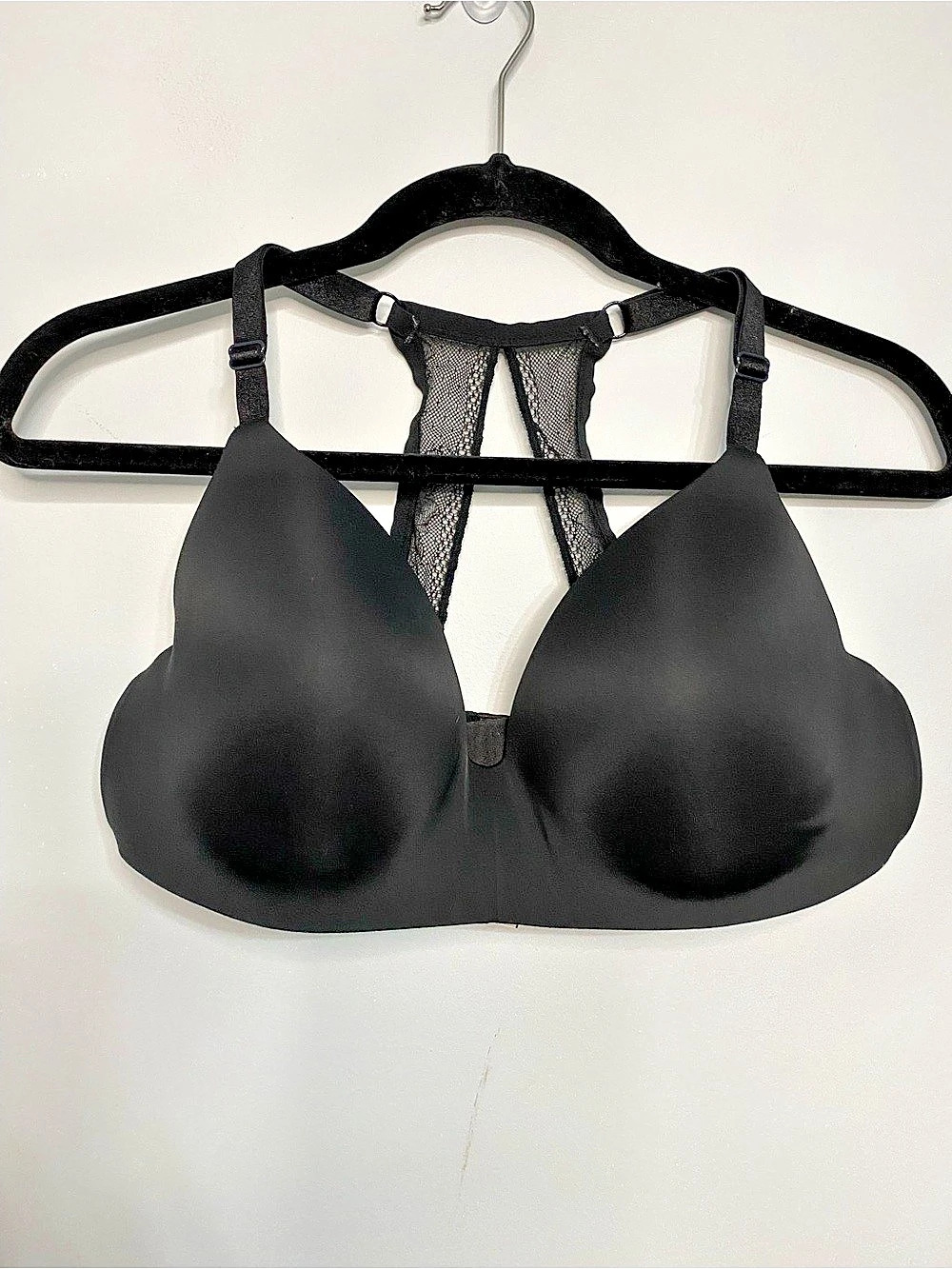 Victoria's Secret No- Wire sans Armature Black Bra Size 38D
